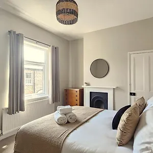 St Pauls Terrace - 2 Bed House Nr Train Station Holiday home York